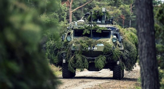 Somu 'Patria' aicina latviešus kopā ražot bruņumašīnu Latvijas armijai