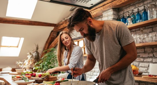 Kā garšīgi un vienkārši pabarot ģimeni šovakar? Receptes, uz kurām vari paļauties