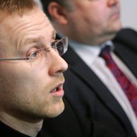'Geja skandāls': Gobzems iesūdz tiesā Strautmani