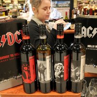 Рокеры из AC/DC наладили выпуск фирменного вина