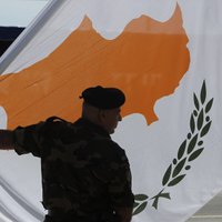 Kipra negaidīti atsakās no kritizētās 'zelta pasu' programmas