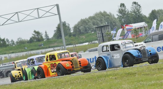 Latvijas 'Legend Car' braucēji gatavi otrajam Ziemeļeiropas zonas posmam Pērnavā