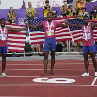 ASV sprinteri triumfē pasaules čempionātā 100 metru sprintā
