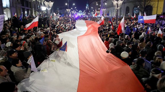 Protesti pret tiesu reformām Polijā - 9