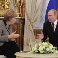 Путин и Меркель поспорили из-за Pussy Riot