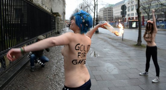 FEMEN против Олимпиады в Сочи: требуют золото для геев