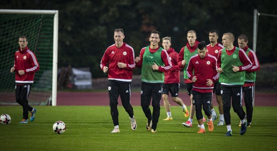 ФОТО: Сборная Латвии по футболу готовится к матчам с "карликами"