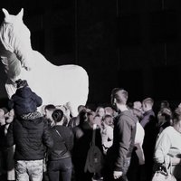 Foto: Daugavpils cietoksnī atklāta Rotko centra spoku zirga skulptūra