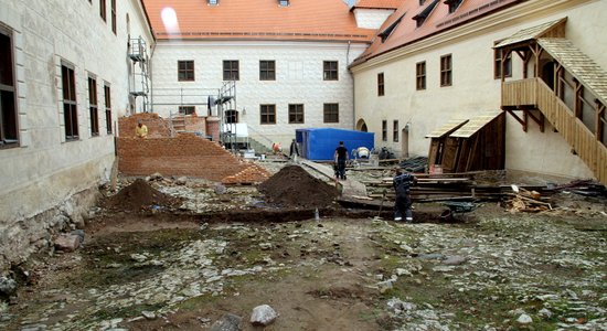 Foto: Kā notiek vērienīgā Bauskas pils restaurācija