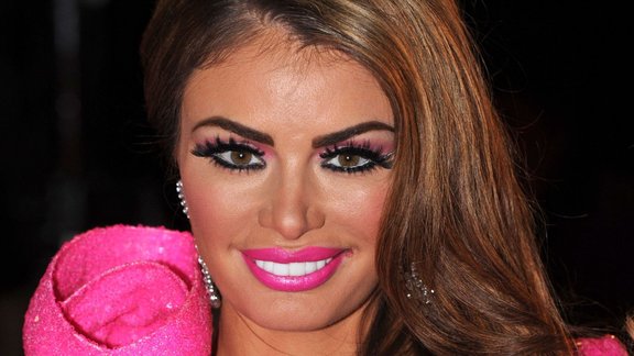 Chloe Sims - titul