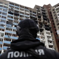 Глава КГБ Беларуси заявил, что в украинских медучреждениях "скрываются террористы". Власти Киева эвакуируют две больницы