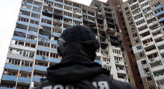 Глава КГБ Беларуси заявил, что в украинских медучреждениях "скрываются террористы". Власти Киева эвакуируют две больницы