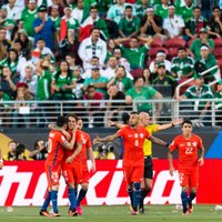 Argentīna un Čīle kā pēdējās sasniedz 'Copa America' pusfinālu