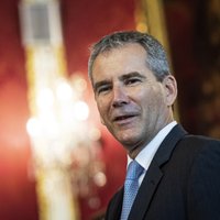 Austrijas valdību līdz pārejas kabineta izveidošanai vadīs finanšu ministrs Lēgers