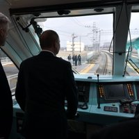 Putins atklāj dzelzceļa tiltu starp Krieviju un Krimu