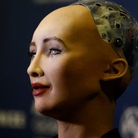 Пообещавшая уничтожить человечество робот София выступила в ООН