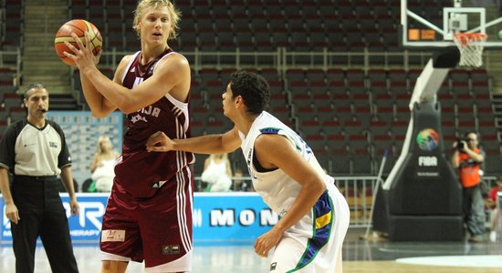 Latvijas U-20 basketbolisti Eiropas čempionāta ceturtdaļfināla mačā piekāpjas Serbijai