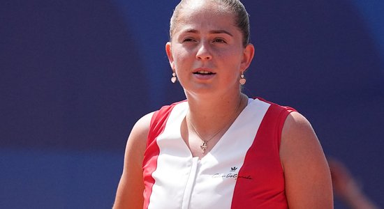 Ostapenko dominē kortā Dohā un beidzot izcīna otro uzvaru sezonā 