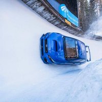 Foto: Rallija 'Subaru' izbrauc olimpisko bobsleja trasi Sanktmoricā