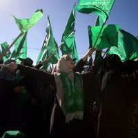 В Газе тысячи людей празднуют годовщину создания ХАМАС