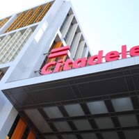 'Saskaņa' iesniedz Saeimā parakstus 'Citadeles' pārdošanas pārtraukšanai