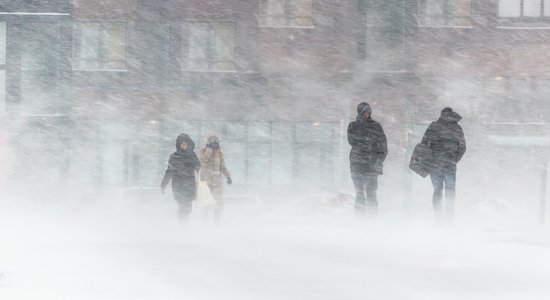 Dzeltenais brīdinājums – daļā Kurzemes šonakt stipri snigs