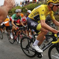 Frūms zaudē 'Tour de France' kopvērtējuma līdera krekliņu