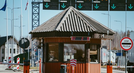 На въезде в Латвию в очереди на границе приходится проводить почти сутки