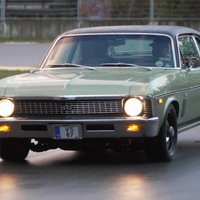 Video: Timrots izmēģina 1969. gada amerikāņu muskuļauto "Chevrolet Nova"