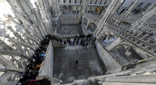 Dienas ceļojumu foto: Kāpnes uz majestātiskās Milānas katedrāles jumtu