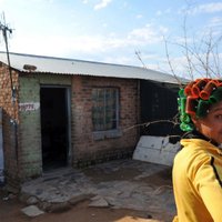 Botsvānā atļauj arī sievietēm mantot viņu ģimenes mājas