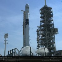 SpaceX впервые запустила ракету, которая будет использоваться для пилотируемых полетов