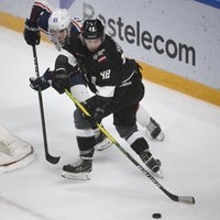 'Rīgas' hokejisti MHL mačā piekāpās 'SKA-Varjagi' komandai