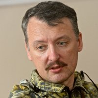 Strelkovs noklausītā sarunā atklāj, ka prokrieviskos kaujiniekus piesedz Krievijas artilērija