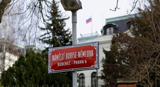 Krievijas vēstniecība Prāgā atsakās no adreses Ņemcova laukumā
