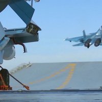 Причиной аварии истребителя с "Адмирала Кузнецова" могла быть ошибка пилота