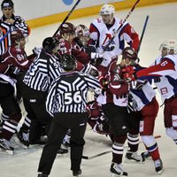 Foto: Znaroks un Astafjevs noskatās Rīgas 'Dinamo' zaudējumā