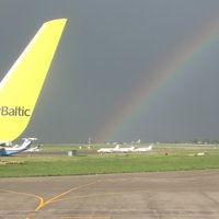 Lietuvas tiesa atstāj spēkā lēmumu par lidostas 'Rīga' un 'airBaltic' aktīvu arestu