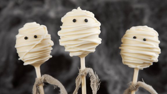 kūciņas uz kociņa, cake pops, helovīni, saldumi