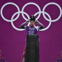 Skeletona līderi olimpiskās sacensības nolēmuši uzsākt viens aiz otra