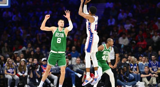 Porziņģis palīdz 'Celtics' pārbaudes spēlē vēlreiz uzvarēt '76ers'