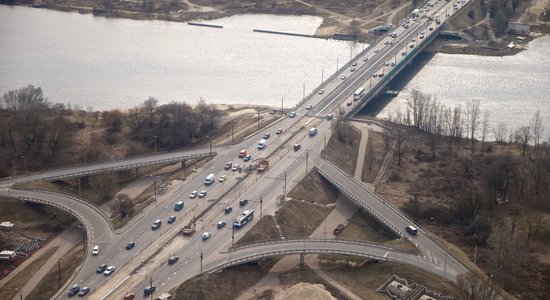 Рижская дума: Все мосты столицы — в порядке, за исключением путепровода на Брасе