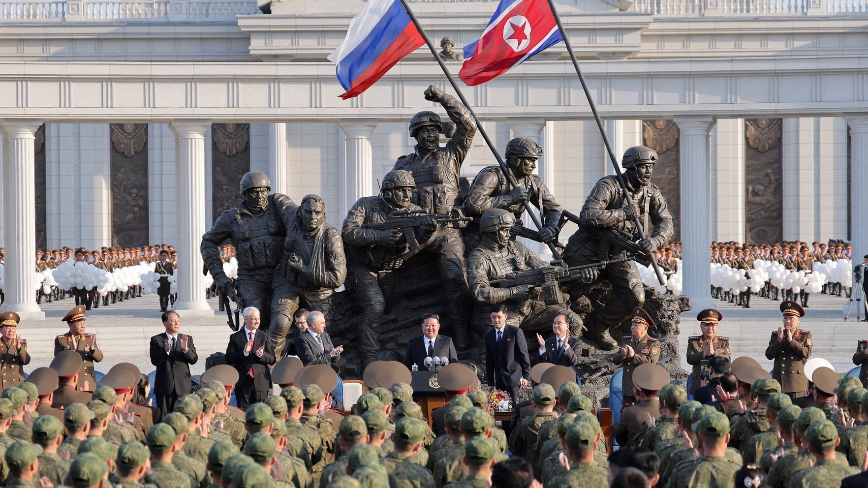 Kims atklājis memoriālo muzeju cīņā pret Ukrainu kritušajiem Ziemeļkorejas karavīriem