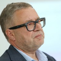 KNAB aizturējis 'Latvijas Valsts ceļu' valdes locekli Strodu
