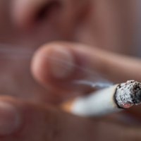 Plāno aizliegt smēķēšanu citu cilvēku klātbūtnē