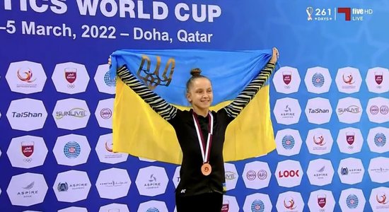 15-летняя украинская гимнастка отказалась подниматься на один пьедестал с россиянками