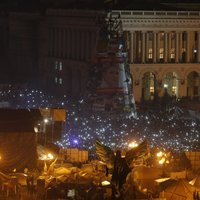 На Майдане недовольны компромиссом, Янукович должен уйти уже в субботу