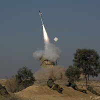 Izraēla pārtver no Gazas joslas raidītu raķeti pirms tā sasniedz Telavivu