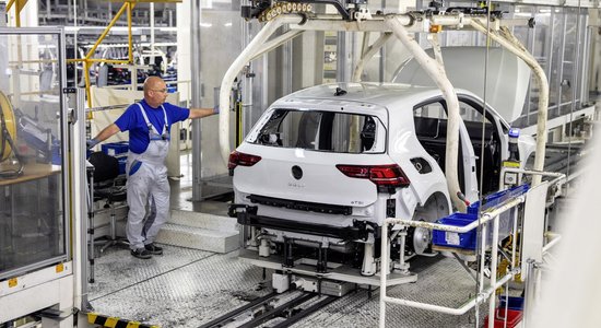 Pirmo reizi 50 gadu vēsturē VW pārcels "Golf" ražošanu ārpus Vācijas