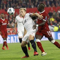 'Liverpool' izlaiž trīs vārtu pārsvaru un UEFA Čempionu līgā spēlē neizšķirti ar 'Sevilla'
